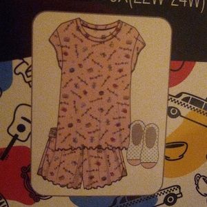 BUNDLE NWT friends pajamas set+  Sleep joggers